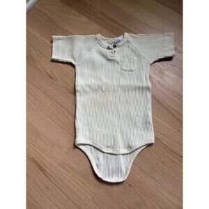 Jamie Kay Unisex White Ribbed Short Sleeve Onesie 3T